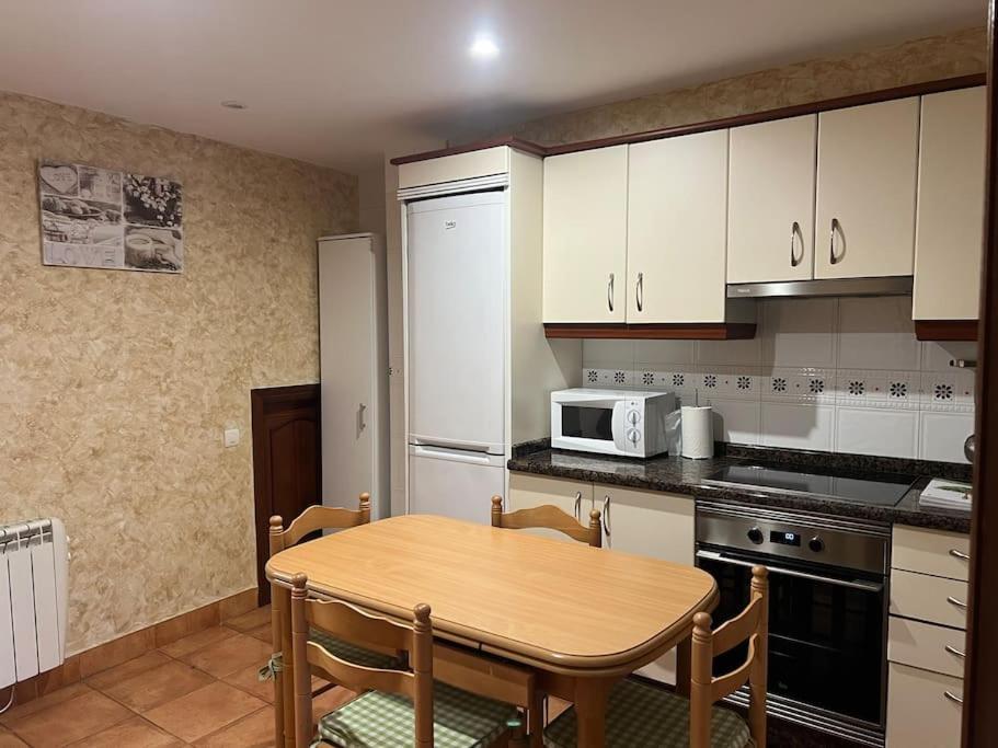 Villa Casa Con Terraza En El Casco Betanzos Esterno foto